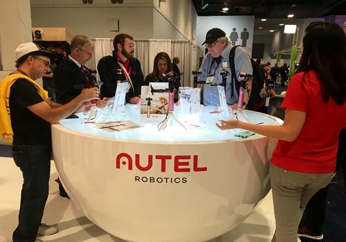 道通智能攜產(chǎn)品參加美國(guó)展會(huì) 引發(fā)熱烈追棒(圖2) 道通智能攜產(chǎn)品參加美國(guó)展會(huì) 引發(fā)熱烈追棒(圖2)