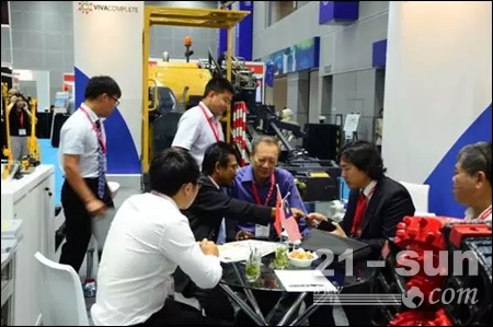 客戶現(xiàn)場咨詢、洽談