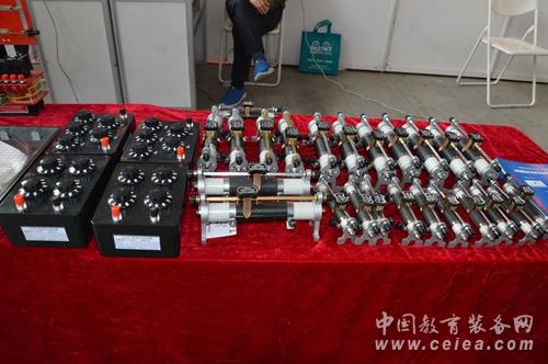 無線電器材廠現(xiàn)身沈陽(yáng)第70屆中國(guó)教育裝備展(圖2) 無線電器材廠現(xiàn)身沈陽(yáng)第70屆中國(guó)教育裝備展(圖2)