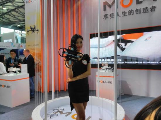 VR和無人機(jī)等技術(shù)吸睛 2016亞洲消費(fèi)電子展(圖1) VR和無人機(jī)等技術(shù)吸睛 2016亞洲消費(fèi)電子展(圖1)