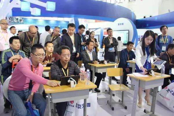 第70屆中國教育裝備展 科大訊飛精彩亮相(圖5) 第70屆中國教育裝備展 科大訊飛精彩亮相(圖5)
