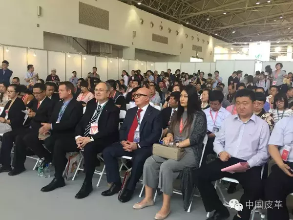 2016北京國際皮草時(shí)裝展 皮草行業(yè)注入正能量(圖1) 2016北京國際皮草時(shí)裝展 皮草行業(yè)注入正能量(圖1)