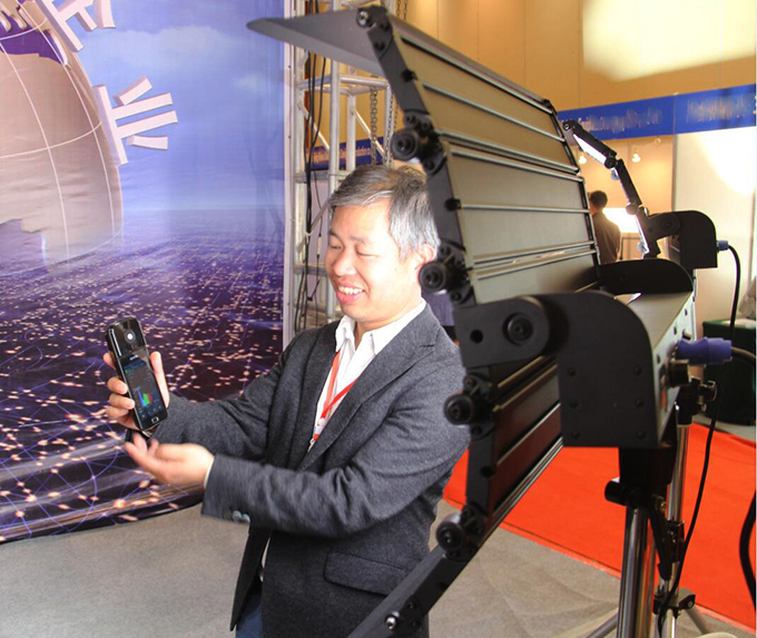 2016全國電視燈光美術設備展珠江燈光LED亮相(圖4) 2016全國電視燈光美術設備展珠江燈光LED亮相(圖4)