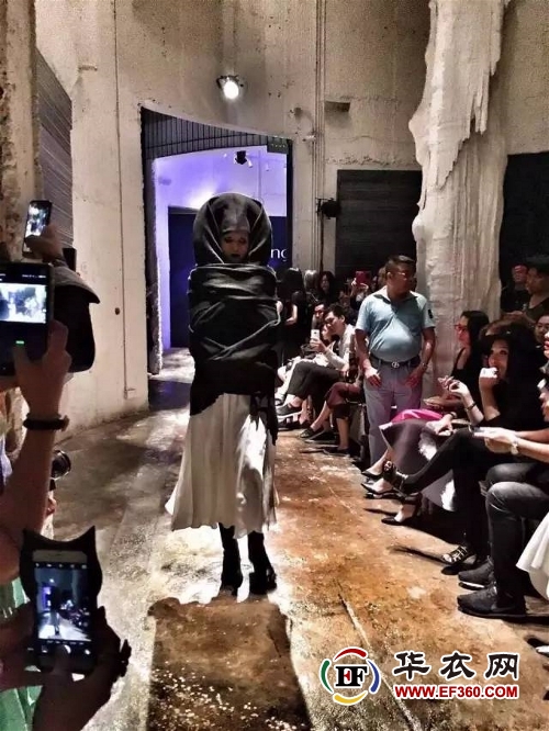 中國先鋒服飾視覺藝術(shù)展 熙然亮相(圖7) 中國先鋒服飾視覺藝術(shù)展 熙然亮相(圖7)