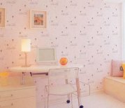 如何避免裱糊的壁紙翹邊?