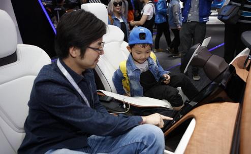 實力彰顯無遺 長安汽車展臺驚喜連連(圖3) 實力彰顯無遺 長安汽車展臺驚喜連連(圖3)