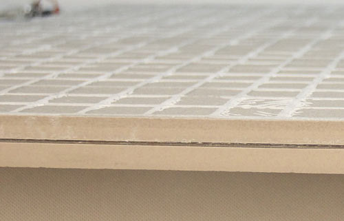 看瓷磚的平整度 看瓷磚的平整度