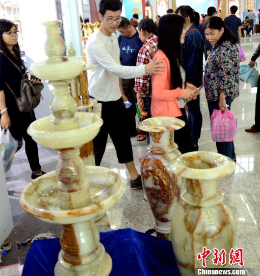 海交會(huì)ACD成員國(guó)映像館觀眾如潮 展區(qū)3000平方米 海交會(huì)ACD成員國(guó)映像館觀眾如潮 展區(qū)3000平方米