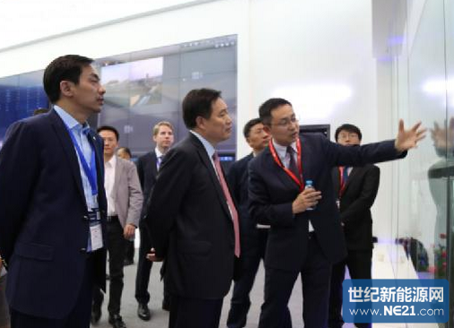 朱共山主席視察SNEC展臺，加強技術(shù)交流合作(圖2)