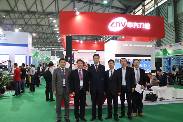 ZNV中興力維與西門子樓宇科技高層領(lǐng)導(dǎo)合影