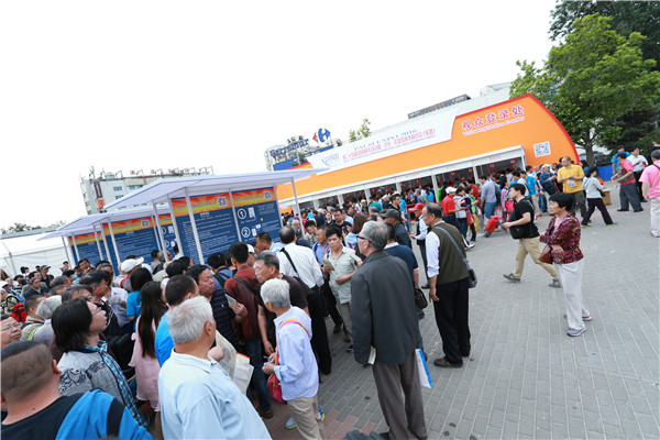 2016北京樂器展火爆現場 聲聲悠揚引人駐足(圖3) 2016北京樂器展火爆現場 聲聲悠揚引人駐足(圖3)