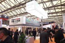 上海地面材料展:大藝樹地板強(qiáng)勢(shì)吸引經(jīng)銷商目光