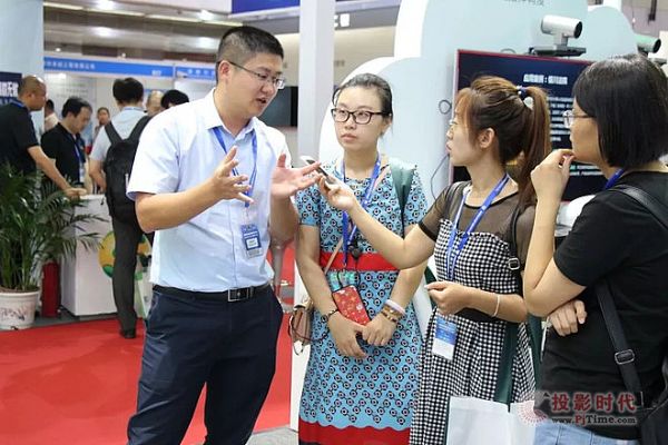 億聯(lián)創(chuàng)新視頻會議模式政法展刮起綠色旋風(圖4)